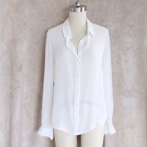 ♦️SALE♦️White Button Down Blouse